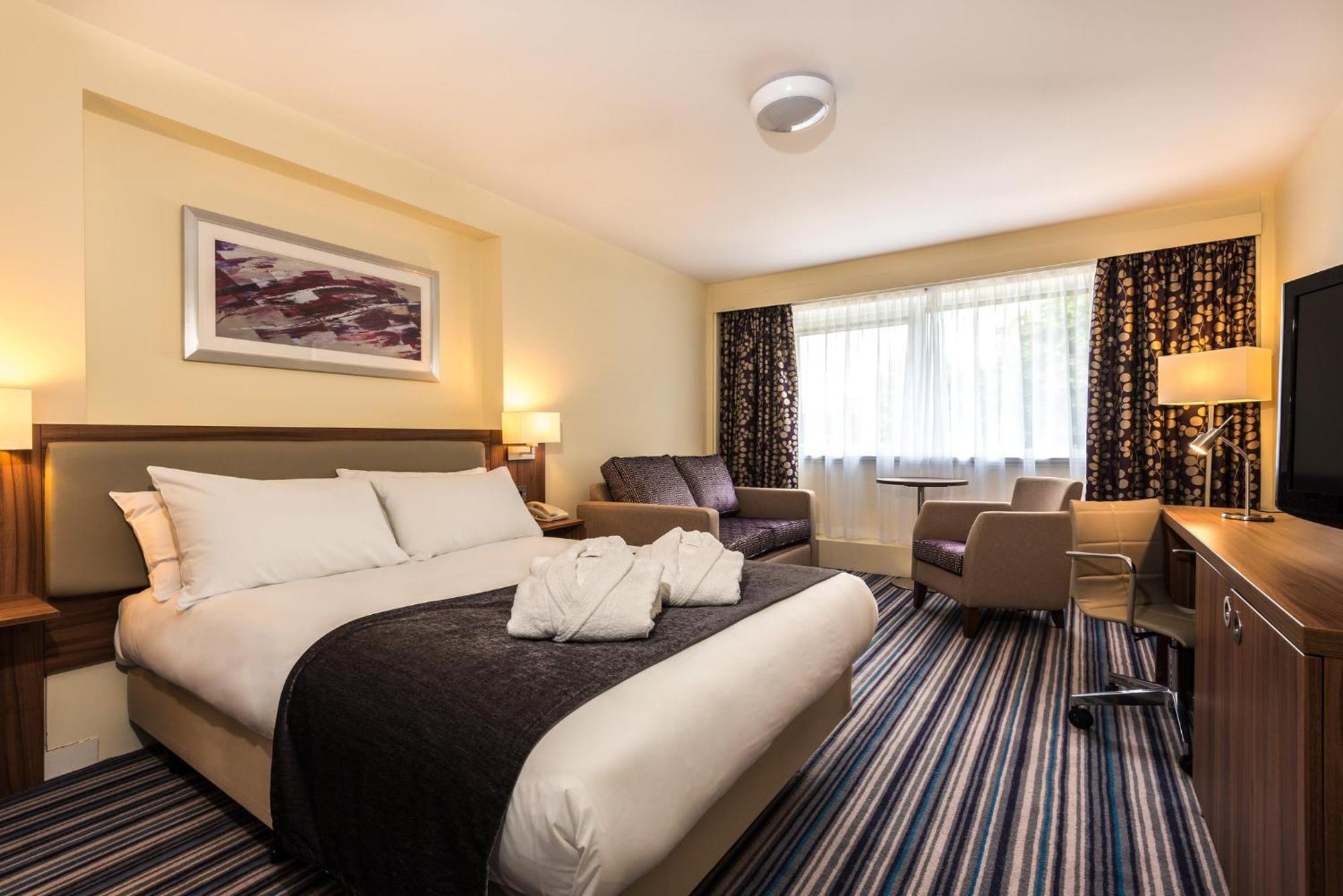 By Ihg